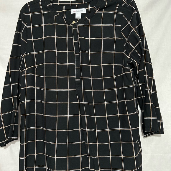 Liz Claiborne blouse with v neck - Picture 9 of 9